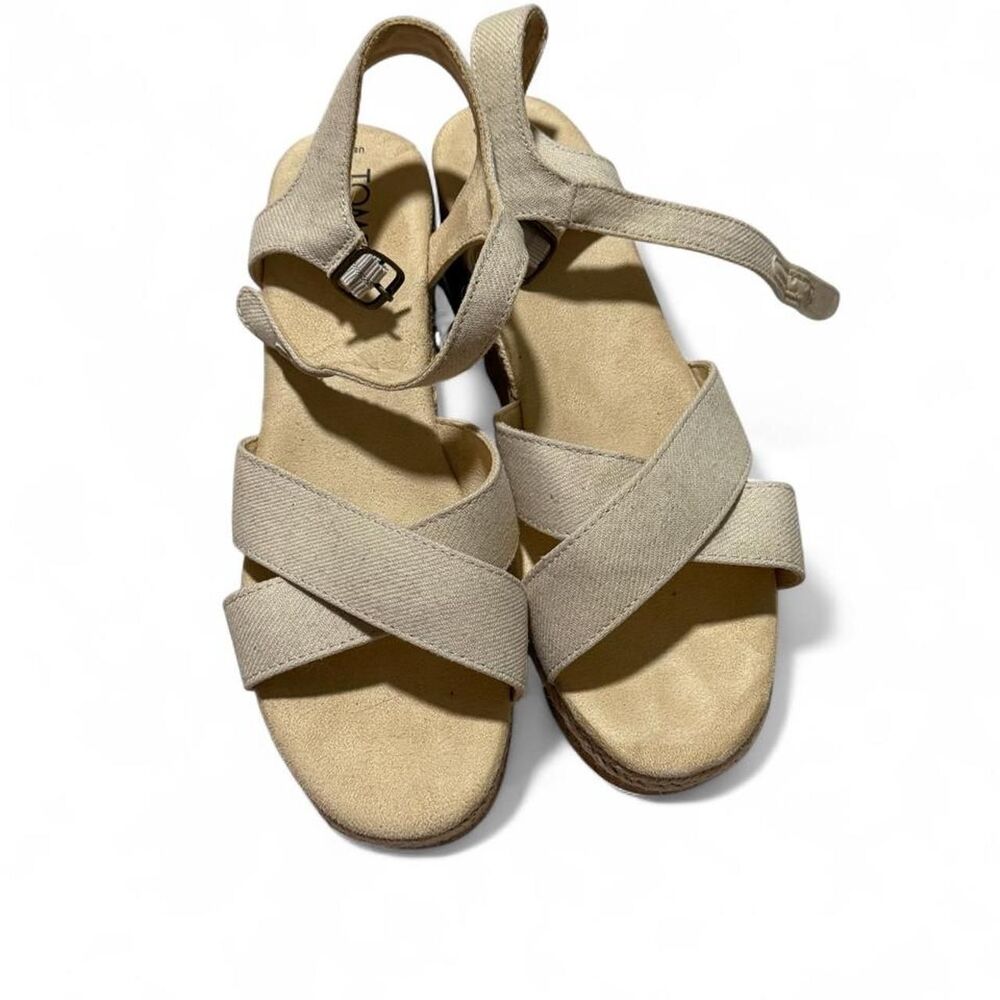 Toms Women's Tan and Cream Sandals size 8.5